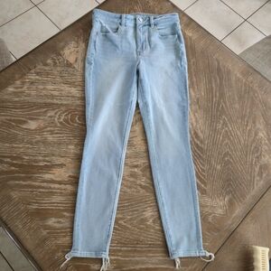 American Eagle Super High Rise Jegging Jeans | Light Wash | Size 4 Short | NWOT